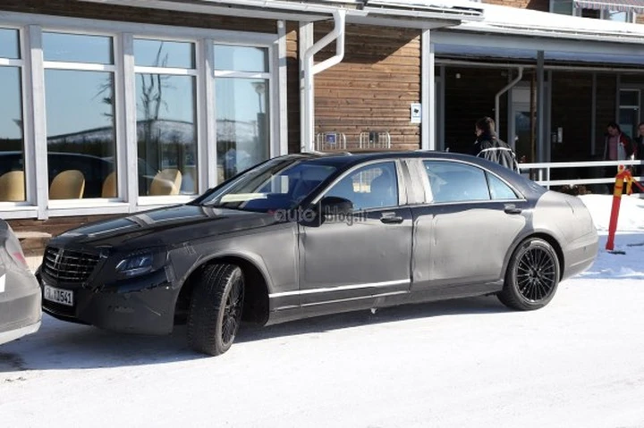 Foto spia Mercedes 600 Pullman, la nuova Maybach