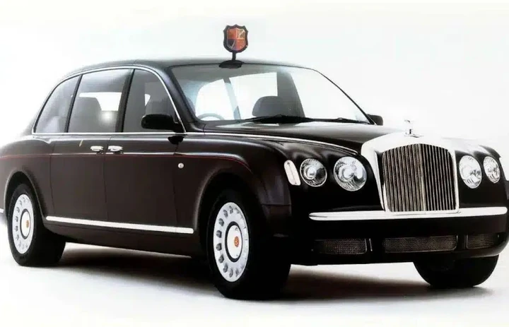 Bentley State Limousine: Il gioiello blindato della Regina Elisabetta II