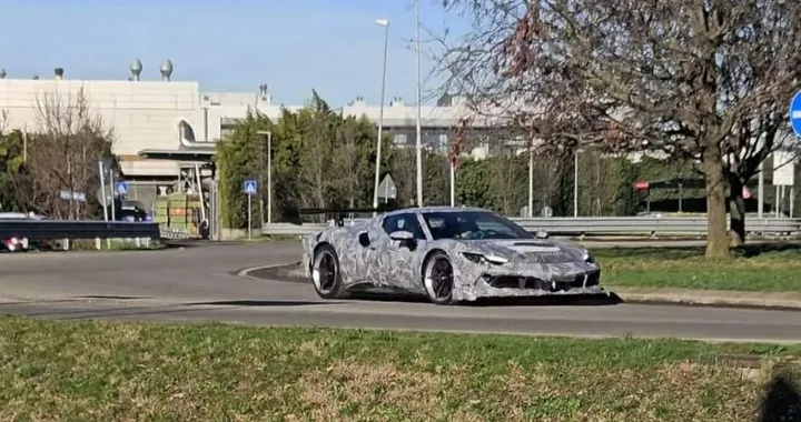 Ferrari 296 Challenge Stradale: la supercar ibrida da oltre 900 CV