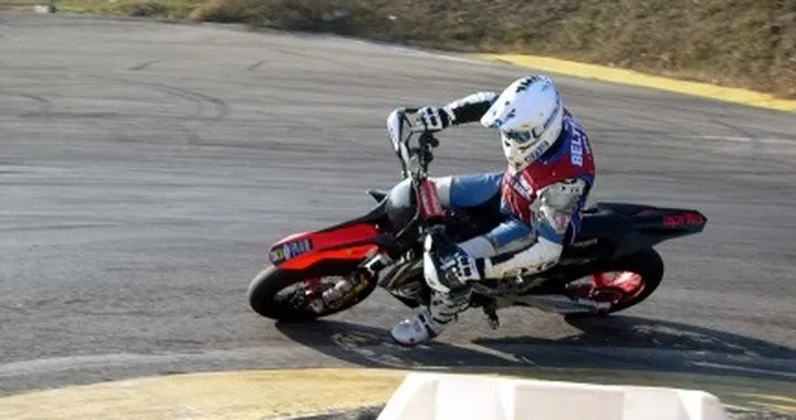 Supermoto: primo test per Beltrami sull'Aprilia