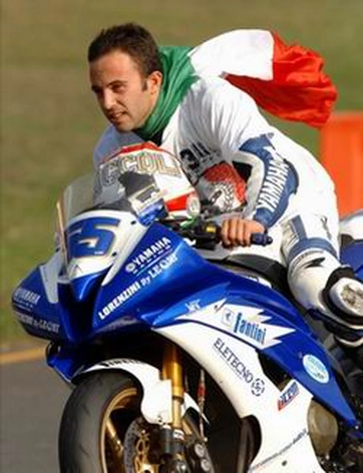 C.I.V. Mugello i titoli vanno a: Roccoli la SS, Scassa la SBK, Pirro la STK e Savadori la 125
