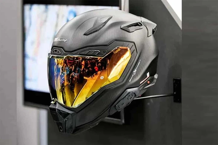 Il casco intelligente di TVS vuole rivoluzionare la guida: promessa o illusione?