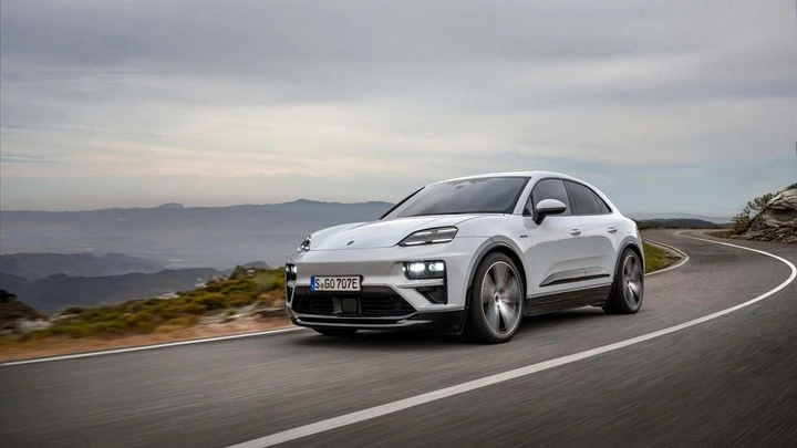 Porsche Macan EV: design, motori, prestazioni e prezzo [FOTO]