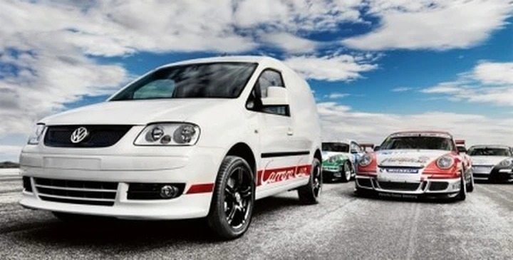 Volkswagen Caddy Carrera Cup Edition 2.0 TDI R: con la sportività nel vano di carico