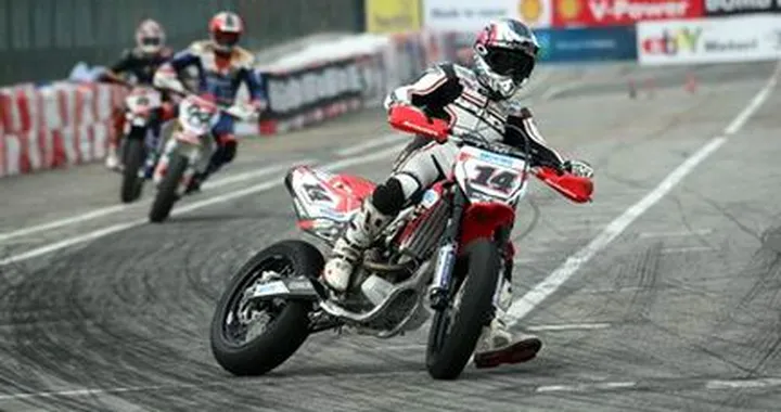 De Puniet racconta la sua esperienza Supermoto al Motor Show