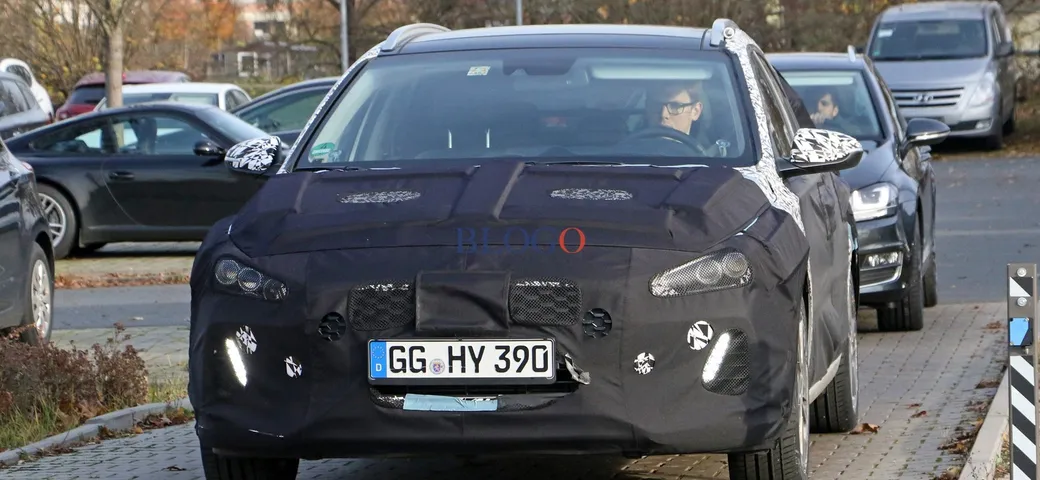 Hyundai I30 CW: le foto spia