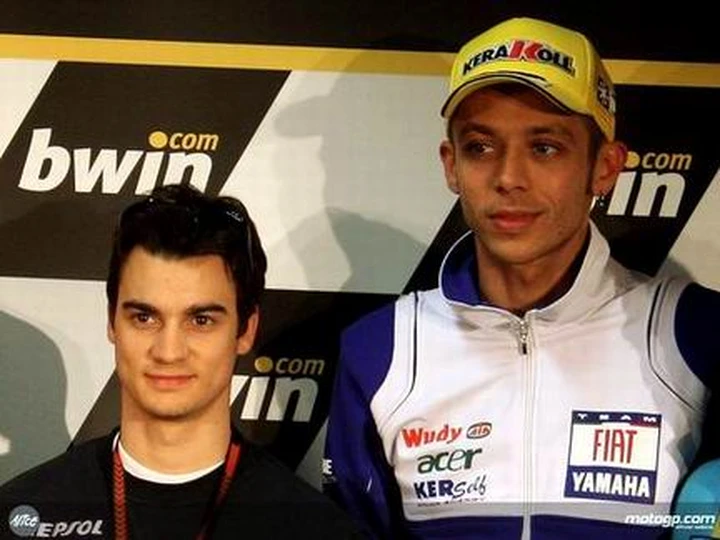 Rossi incoraggia Pedrosa: 