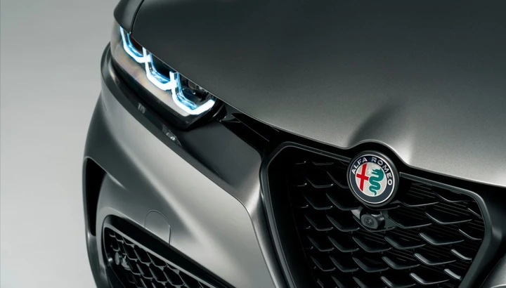 Il Governo Meloni cambia auto e sceglie un'italiana