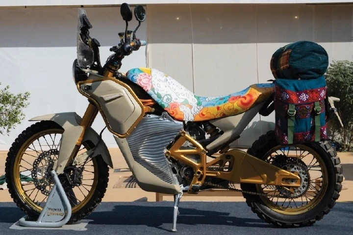 Royal Enfield Himalayan Electric si avvicina: il prototipo cambia look