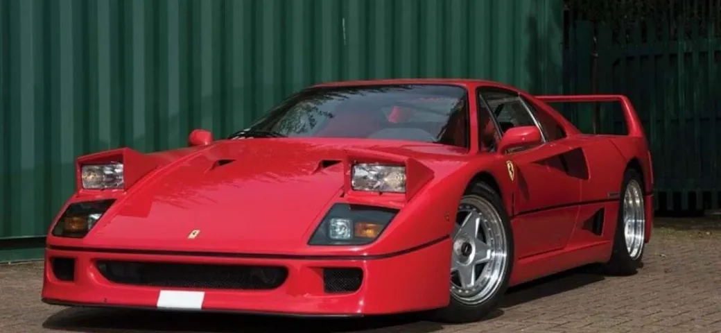 La Ferrari F40 del figlio di Saddam Hussein ritrovata in un magazzino: la storia