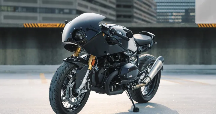 BMW R Nine T "The Dark Knight" by Singular Rides