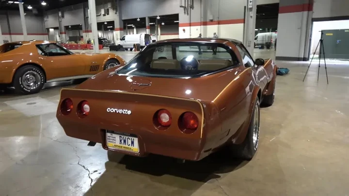 Una Corvette del 1981 è una capsula del tempo: 4.200 km originali