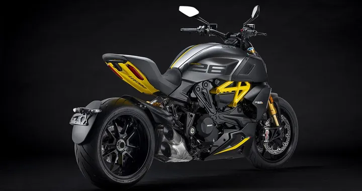 Ducati Diavel 1260 S "Black and Steel": la famiglia si allarga
