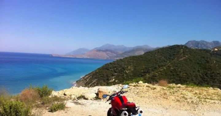 Foto del giorno: Monster 696 in Albania