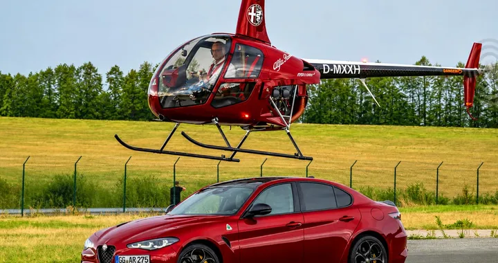 Alfa Romeo Giulia QV, la passione prende il volo: questo elicottero costa 290.000 euro