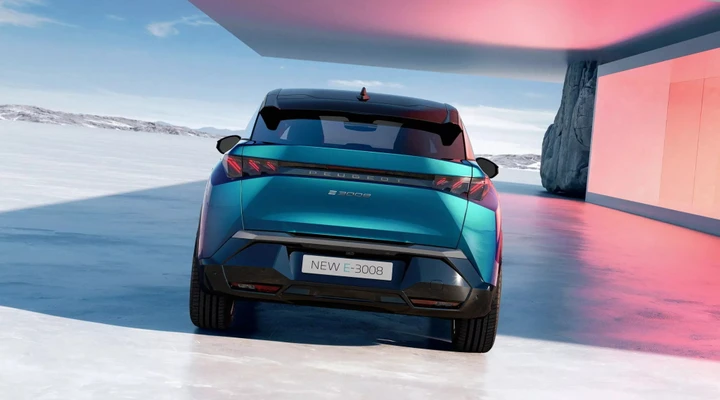 Peugeot e-3008