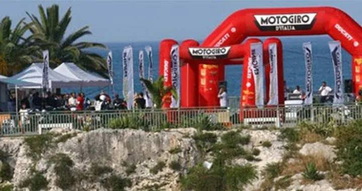 Marco Tomassini su Gilera conquista il Motogiro 2007