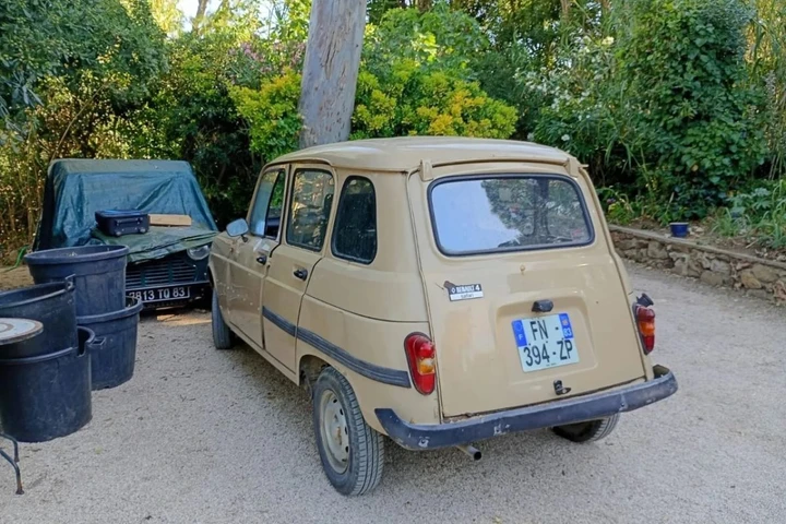 La Renault 4 di Brigitte Bardot va all’asta: costa meno di 5.000 euro