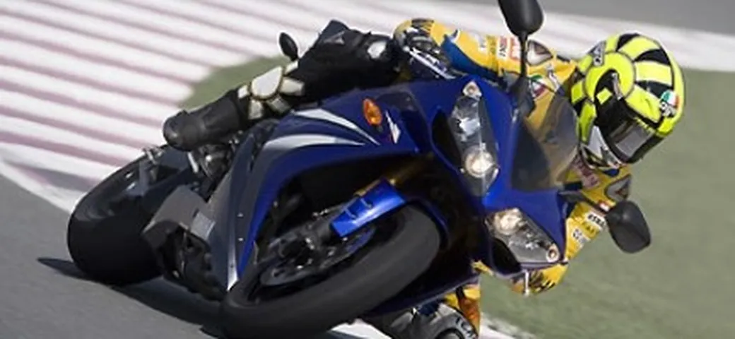 Valentino Rossi prova l'R1 2007