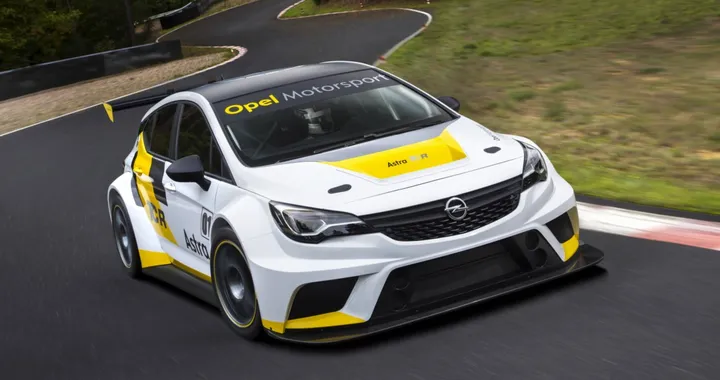 Opel Astra TCR: foto e caratteristiche