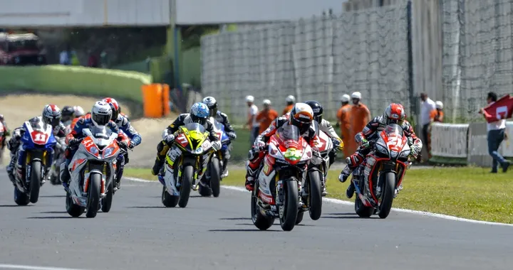 CIV Vallelunga 2015: Doppietta di Pirro (SBK), Bezzecchi nuovo leader Moto3