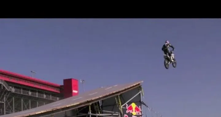 Red Bull festeggerà il 2012 con il doppio salto estremo di fine anno