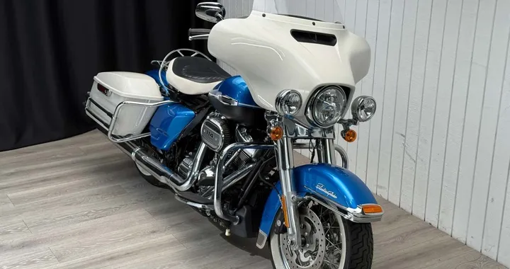 Ewan McGregor svuota il garage: all’asta le sue due moto da sogno