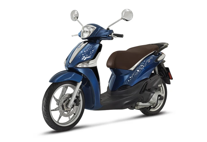 Piaggio Liberty Baci Perugina, la versione che celebra 100 anni di storia del cioccolatino