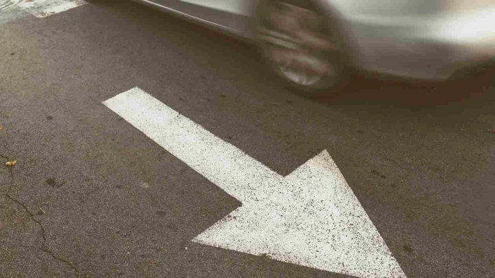 Guida contromano sulle autostrade italiane: scatta l'allarme