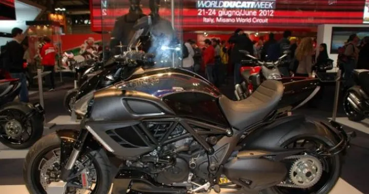 Ducati Diavel Cromo - Salone Eicma Milano 2011