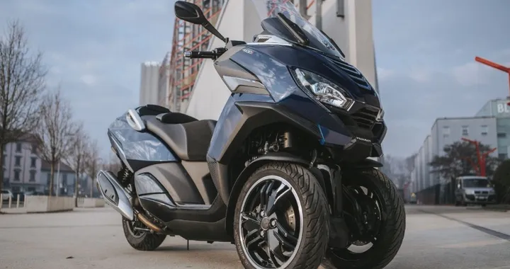 Il ritorno del Peugeot Metropolis: il tre ruote francese che sfida Piaggio