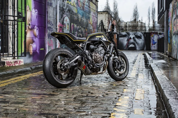 Yamaha XSR700 Yard Built “Double Style” di Rough Crafts