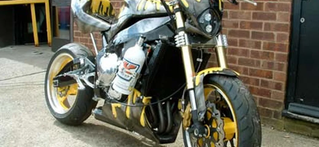 F1 Moto R1