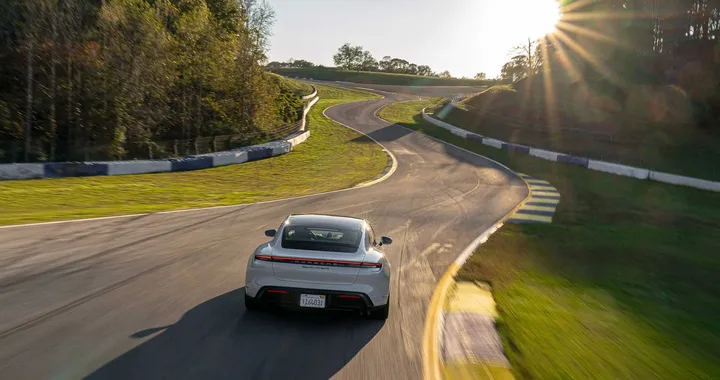 Porsche Taycan da record sul circuito di Road Atlanta