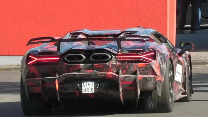 Lamborghini Revuelto SV, il toro alza la voce: in arrivo la versione più estrema