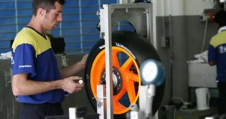 Solo due ruote nei piani della Michelin