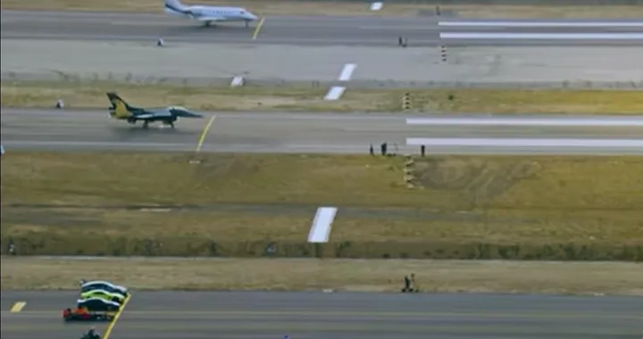La drag race estrema di Red Bull: Formula 1, auto, moto e jet [Video]