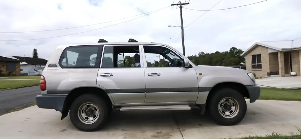 Un Toyota Land Cruiser del 1998 riparte dopo sei anni di abbandono