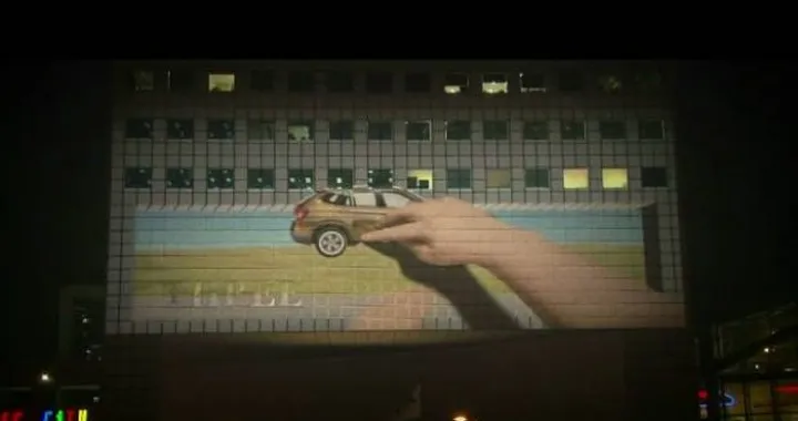 Bmw: la pubblicità 3D proiettata a Singapore