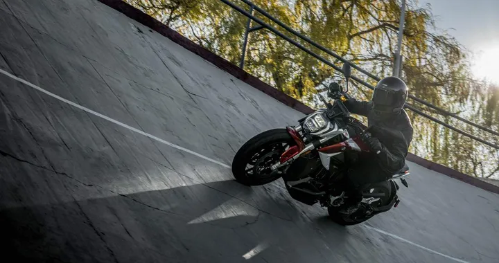 EICMA 2019, Zero Motorcycles: arriva SR / F 2020, l'elettrica più innovativa e performante di sempre