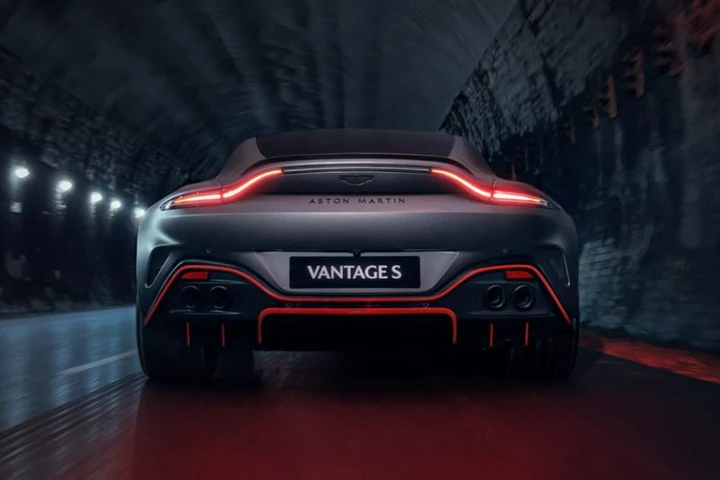Aston Martin prepara una Vantage estrema: nel mirino c'è la Porsche 911 GT3