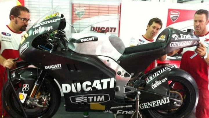 Ecco la Ducati Desmosedici GP12 svelata da Valentino Rossi