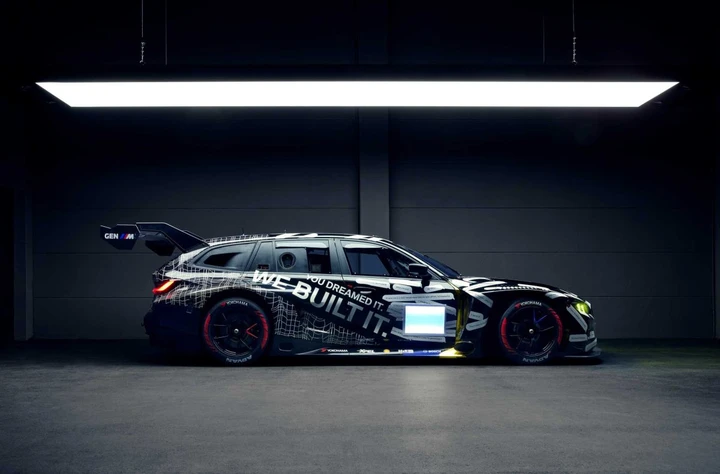 BMW M3 Touring 24H, dalla burla alla pista: pronta per 24 Ore del Nürburgring