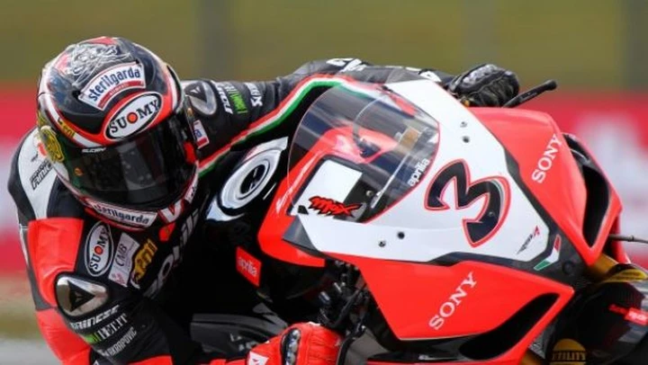 Aprilia: novità di motore per l'RSV4 di Biaggi e Laverty