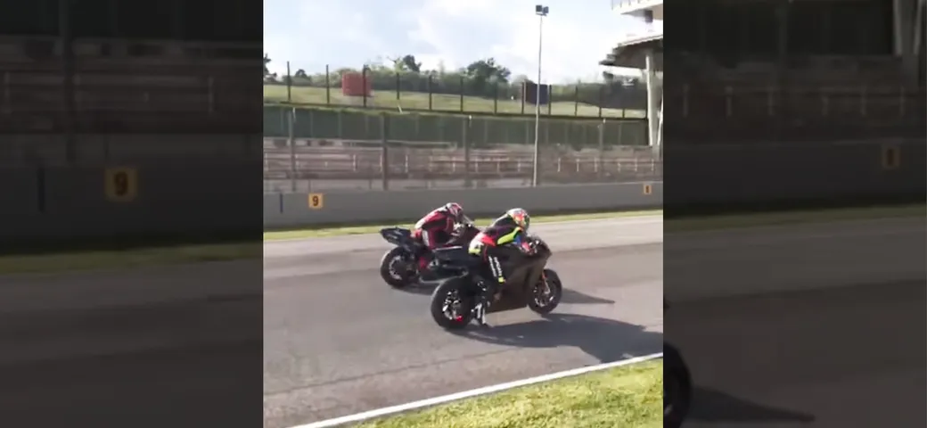 Sfida in casa Ducati, MotoE Vs. MotoGP: il video della partenza