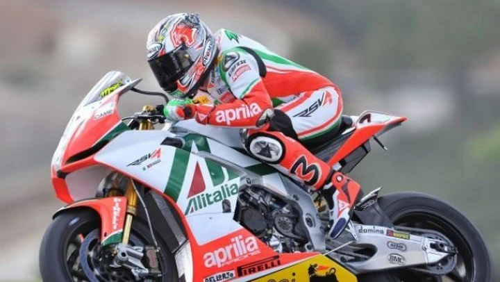 WSBK: seconde qualifiche tiratissime a Valencia, Max Biaggi precede Checa e Smrz