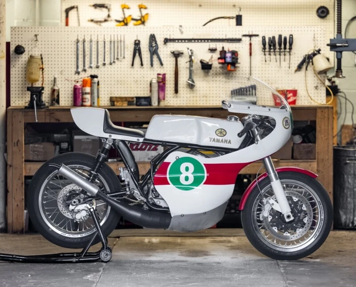 Yamaha RD250 custom: nasce la RD256 tributo GP anni ’60