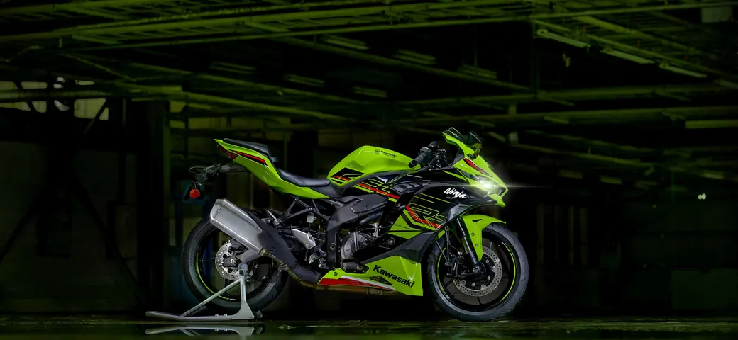 Kawasaki Ninja ZX-4R: supersportiva 4 cilindri da 400 cc e 80 cv