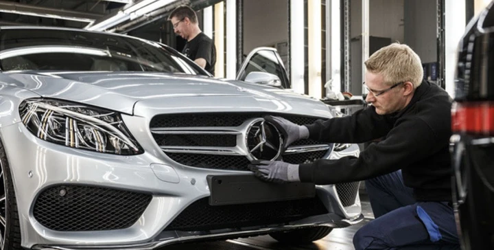 Daimler, premio da 1.000 euro ai dipendenti: al via il “Corona Bonus”