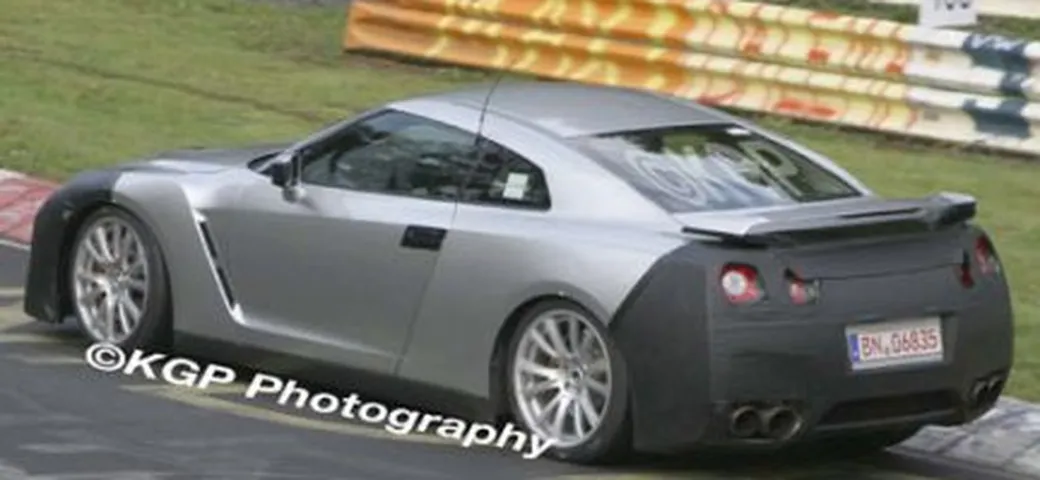 Nissan Skyline GT-R 2008 - video